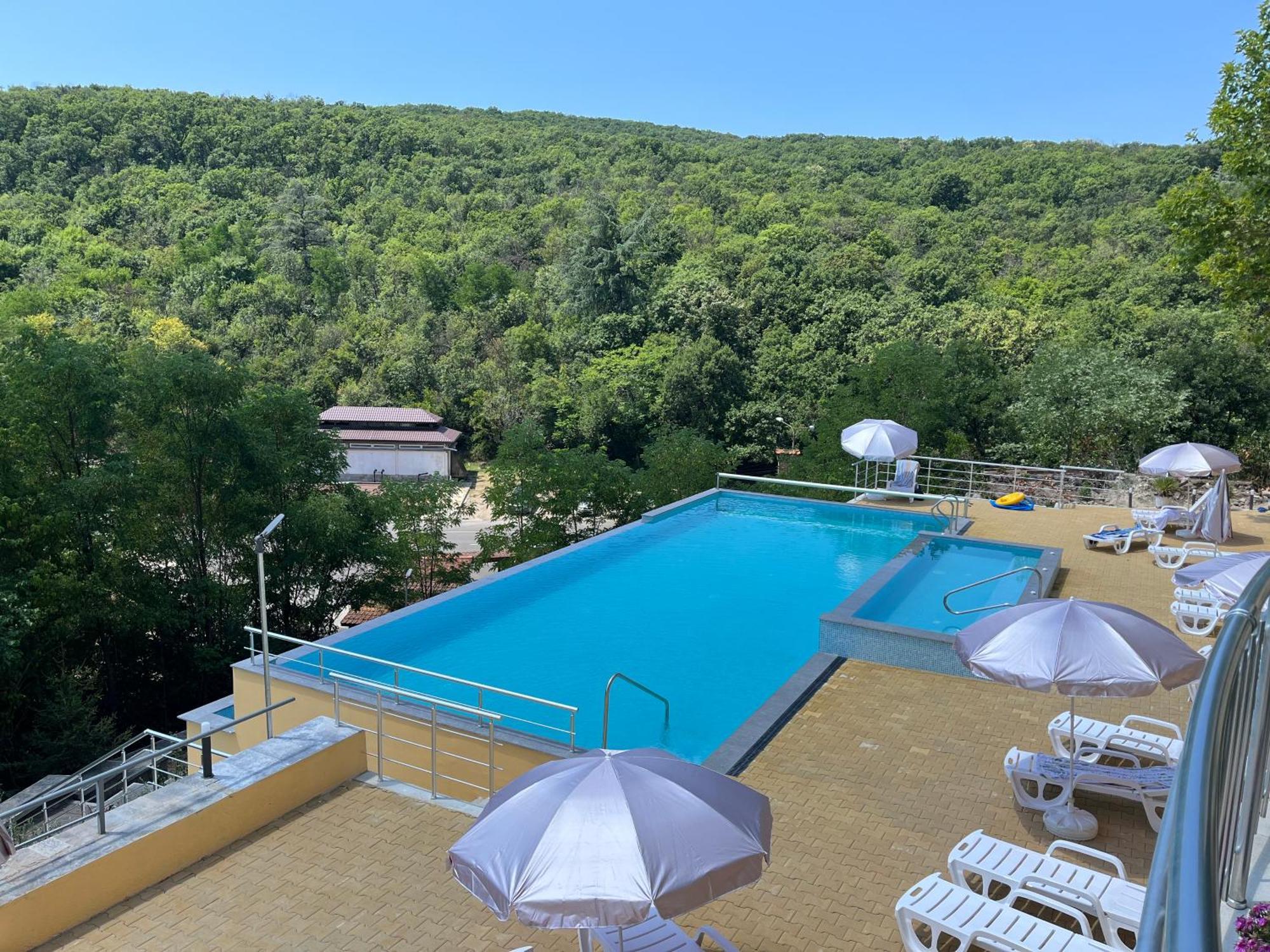Hotel Bojur Mineralni Bani Exterior foto